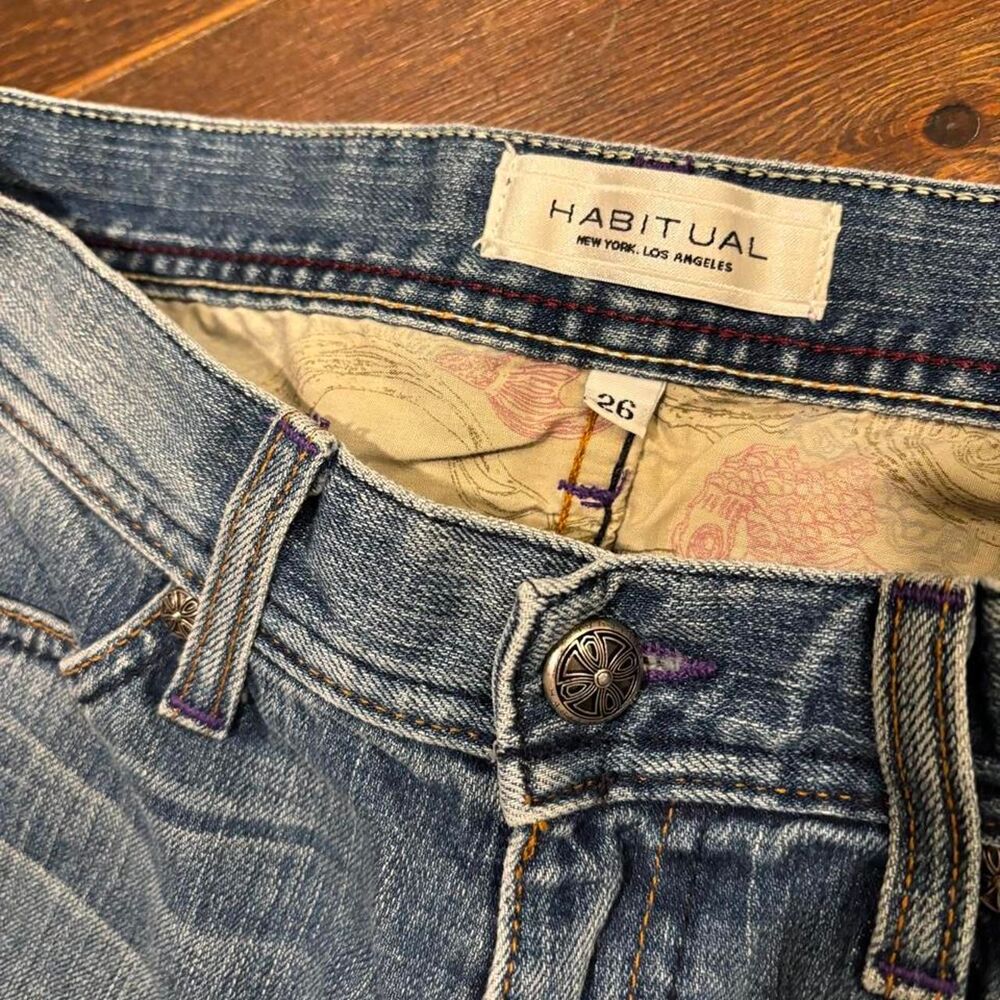 Habitual Women's embroidered shorts - Picture 9 of 12